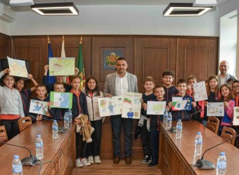 Четвъртокласници от СУ „Христо Ясенов“…